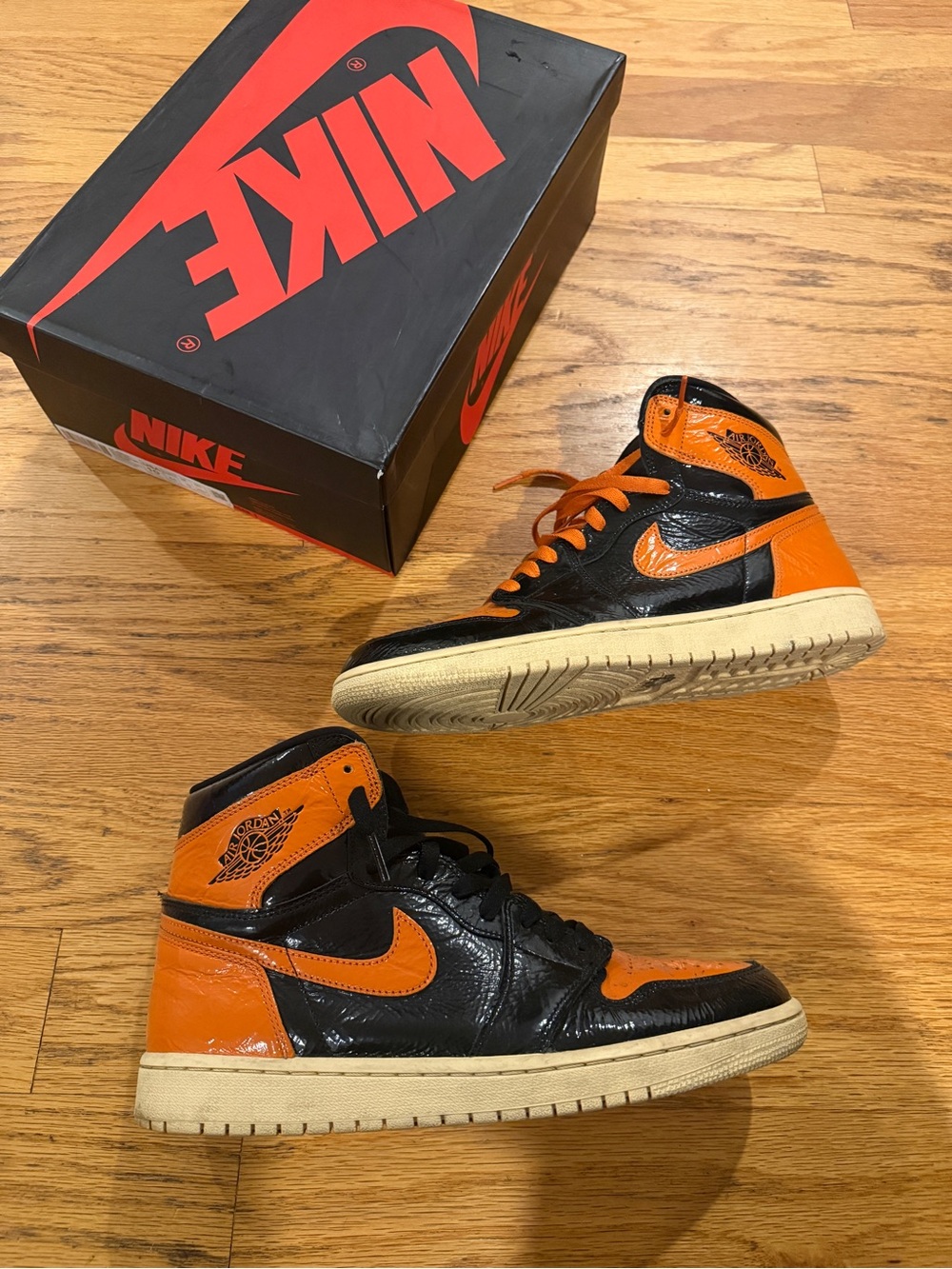Air Jordan 1 - shattered backboard 3.0 10M w/ box used
